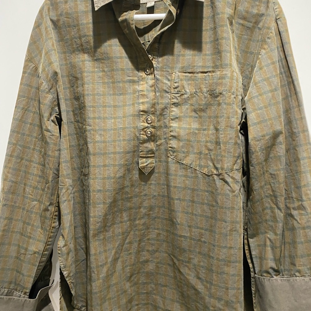 Banana Republic Stylish Women’s Button Up Army Green, Beige,& Blue Paid Shirt.